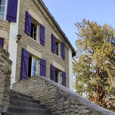 Bed & Breakfast Les Volets Violets *