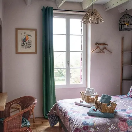 Les Volets Violets 3*