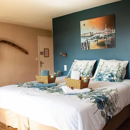 Les Volets Violets Salles (Gironde)