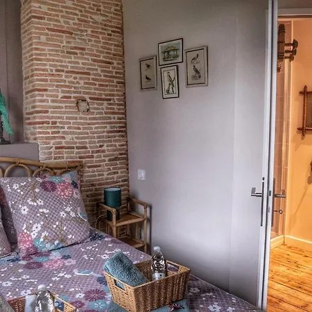 Les Volets Violets 3* Salles (Gironde)