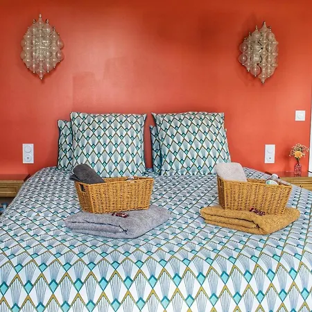 Les Volets Violets 3*