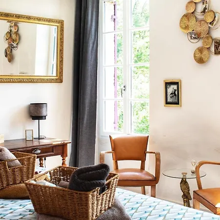 Les Volets Violets Bed & Breakfast Salles (Gironde)