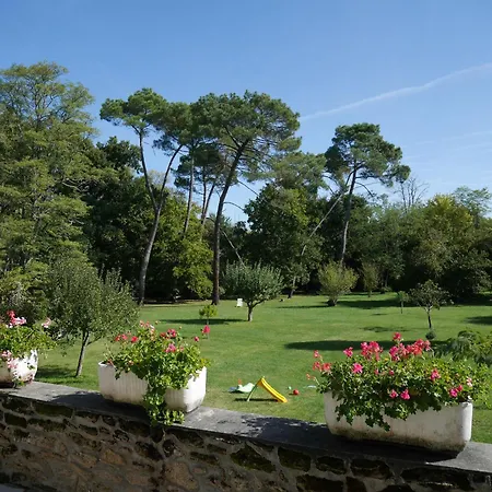 Bed & Breakfast Les Volets Violets *