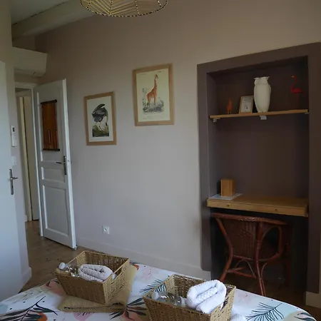 Les Volets Violets 3*