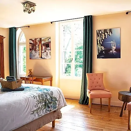 Les Volets Violets Bed & Breakfast Salles (Gironde)