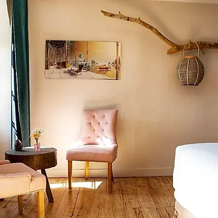 Les Volets Violets Bed & Breakfast Salles (Gironde)