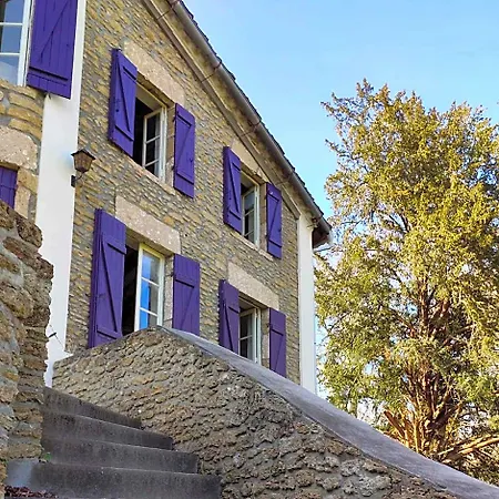 Les Volets Violets Bed & Breakfast 3*