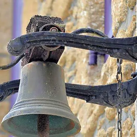 Les Volets Violets 3* Salles (Gironde)