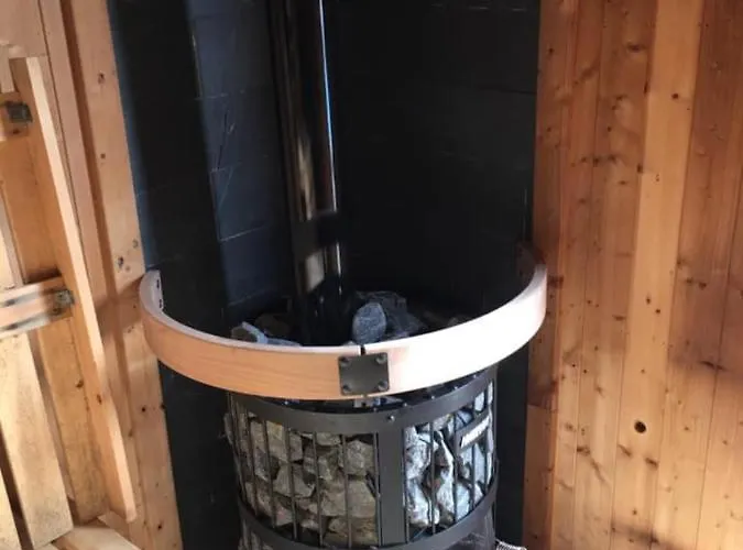 Les Volets Violets ساليس