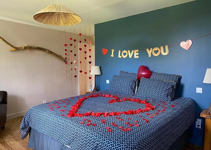 Les Volets Violets Bed & Breakfast 3*