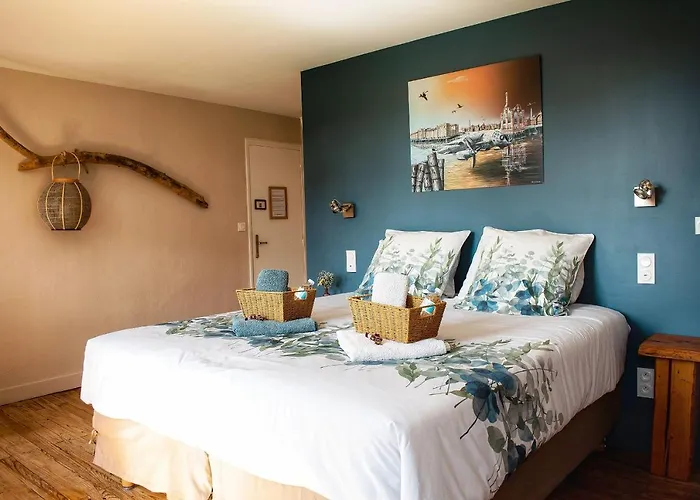 Les Volets Violets Salles (Gironde)