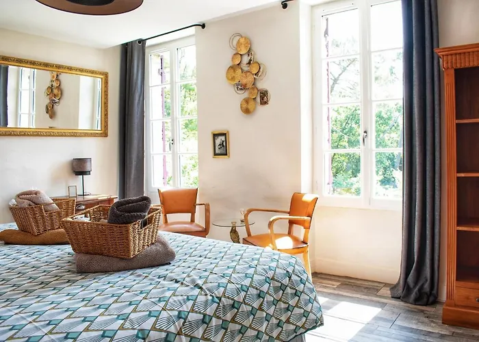 Les Volets Violets Salles (Gironde)