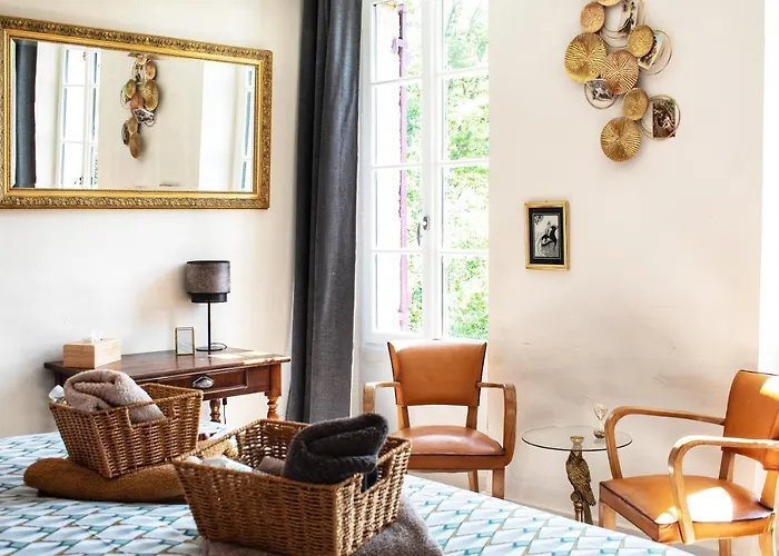 Les Volets Violets Bed & Breakfast Salles (Gironde)