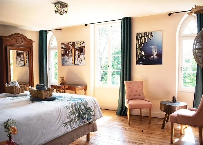 Les Volets Violets Bed & Breakfast Salles (Gironde)