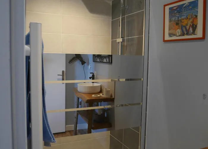 Les Volets Violets Salles (Gironde)