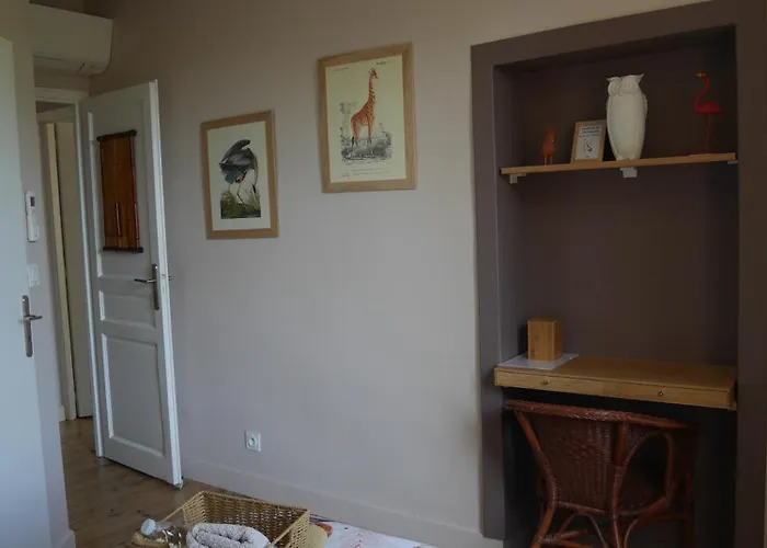 Les Volets Violets 3*